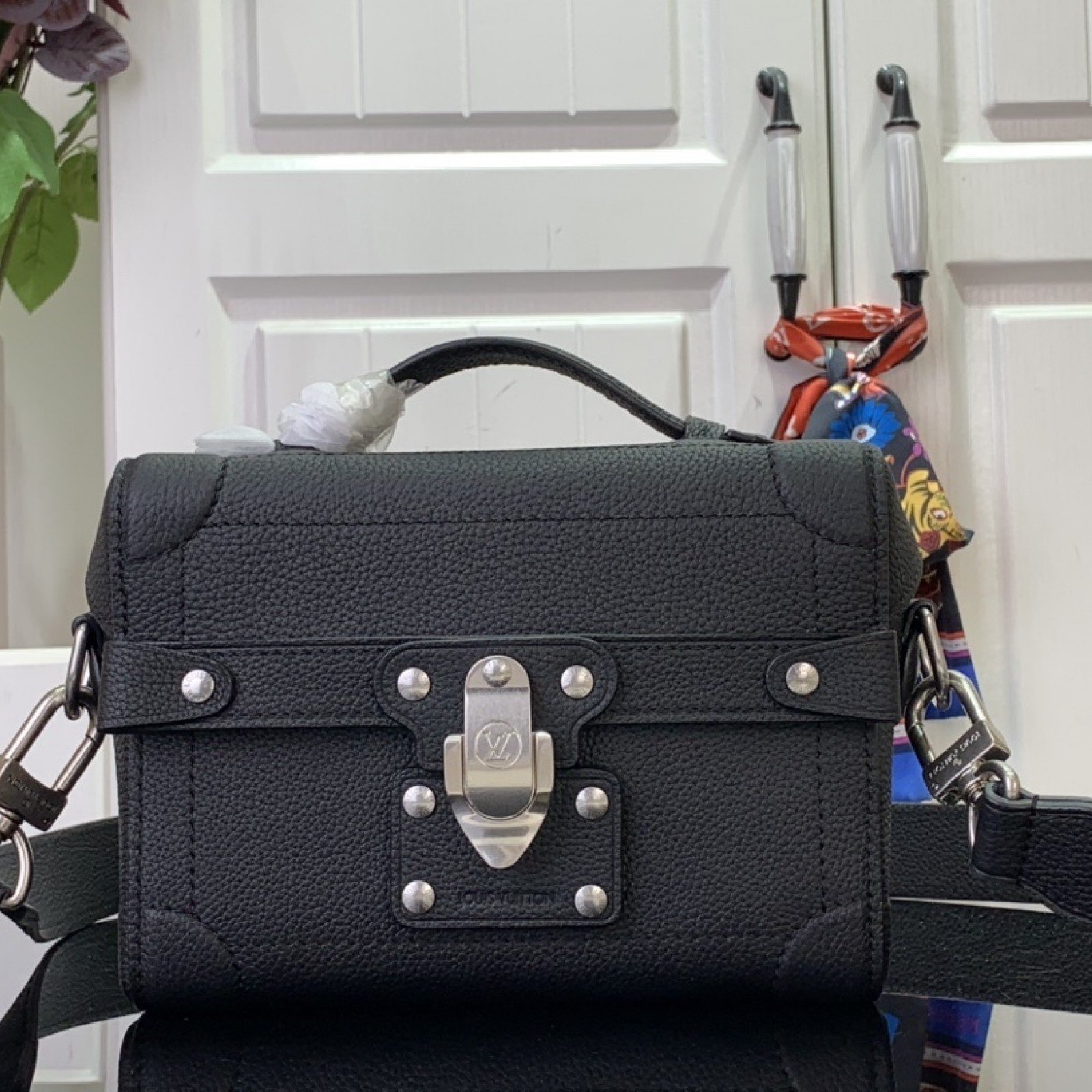 LV Handbag m11516