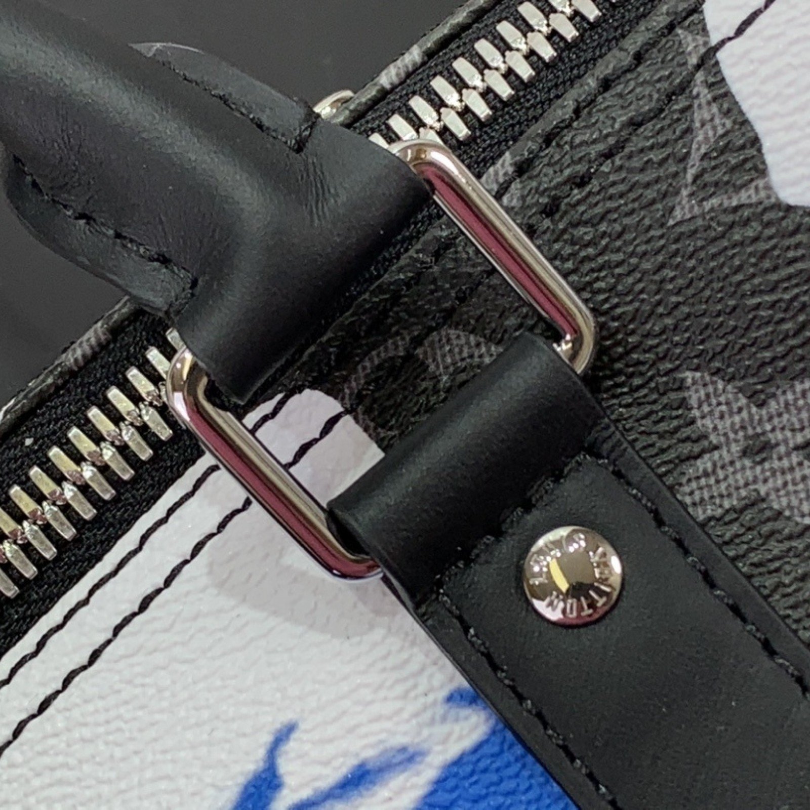 LV Handbag m21430