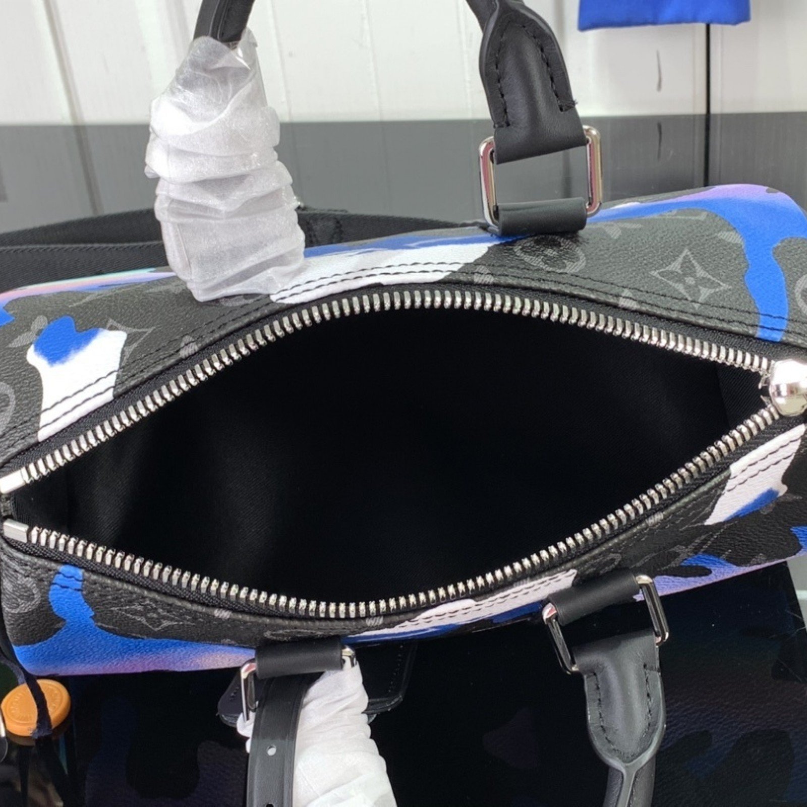 LV Handbag m21430