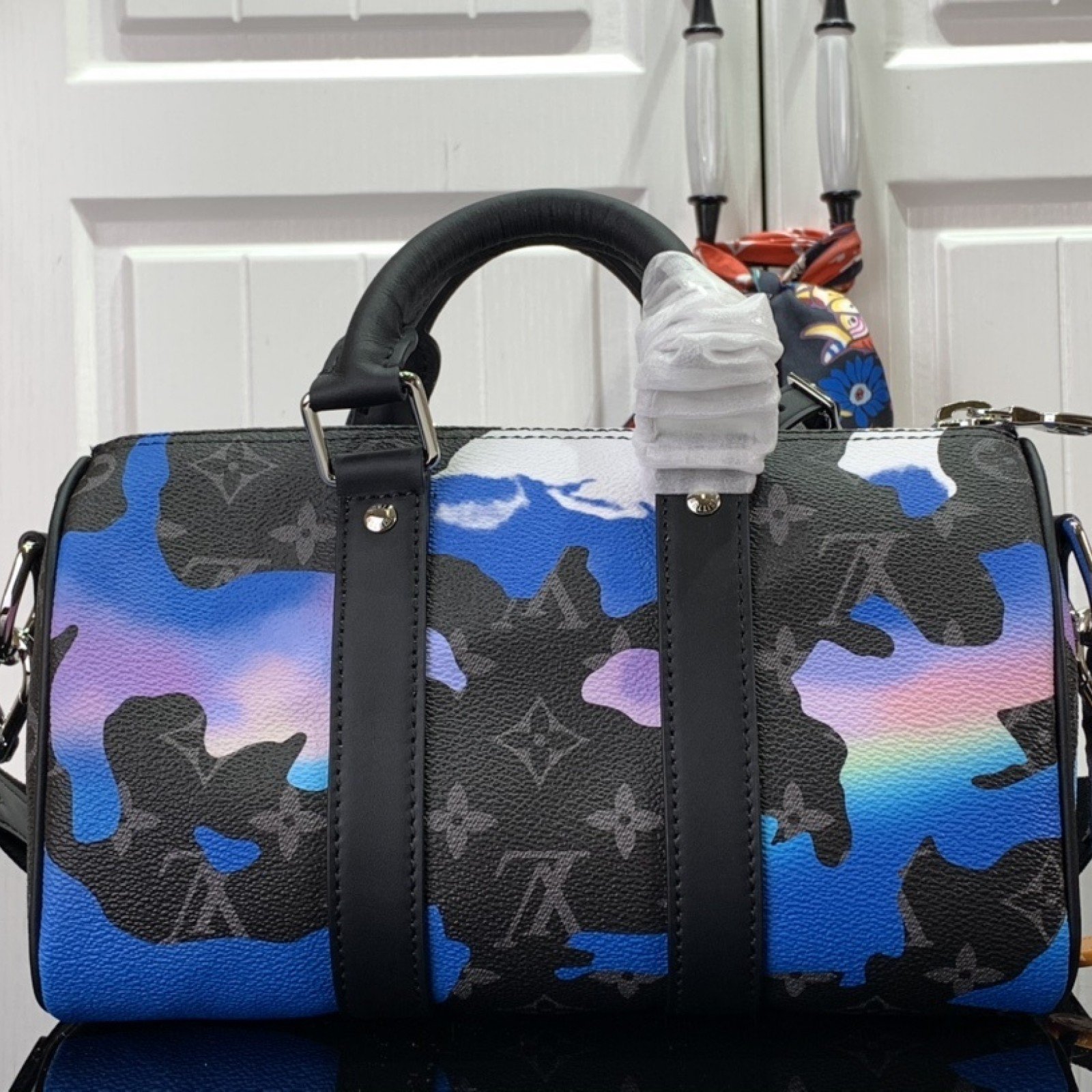 LV Handbag m21430