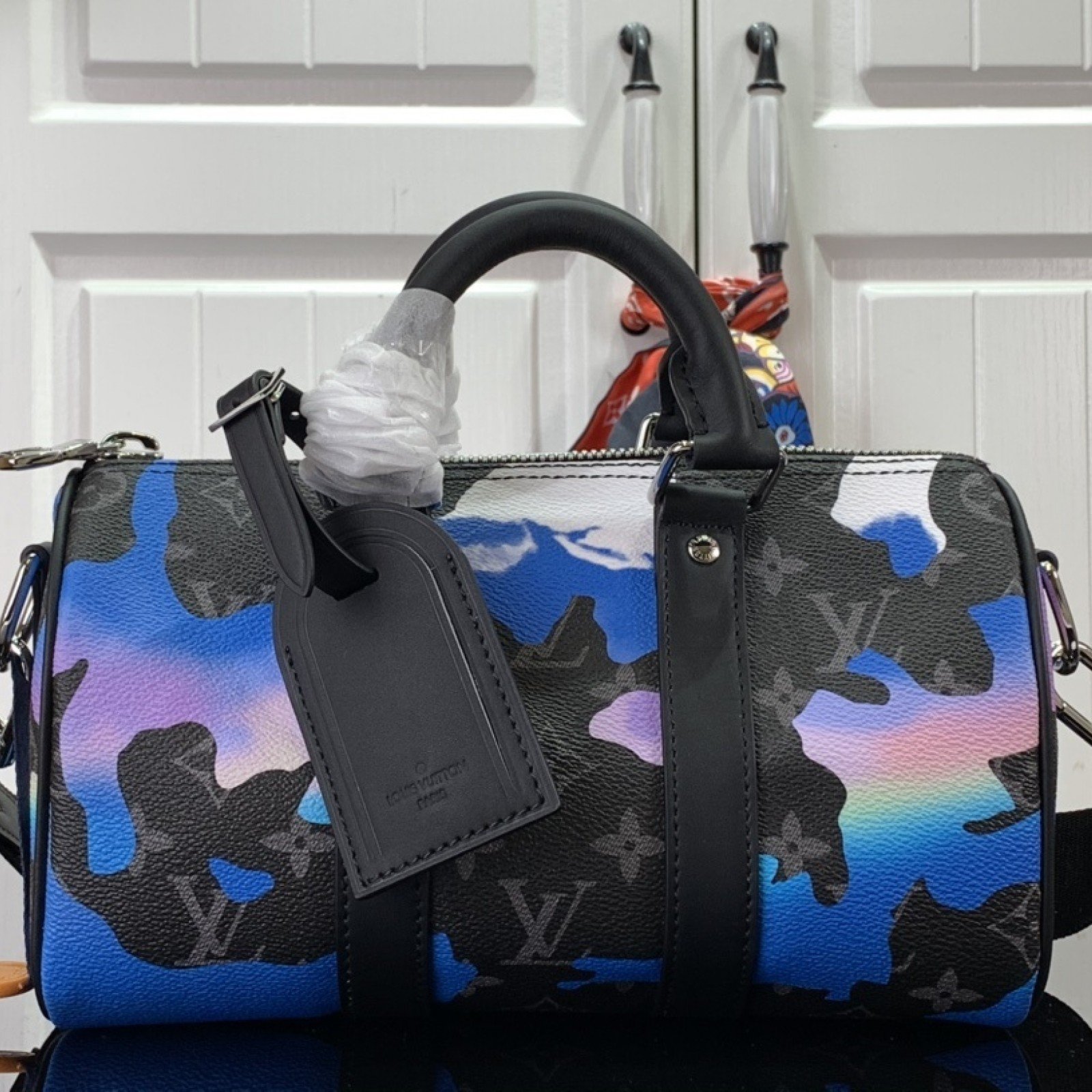 LV Handbag m21430