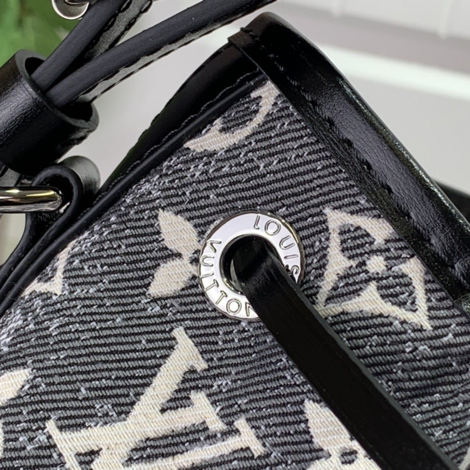 LV Handbag m21461 59606