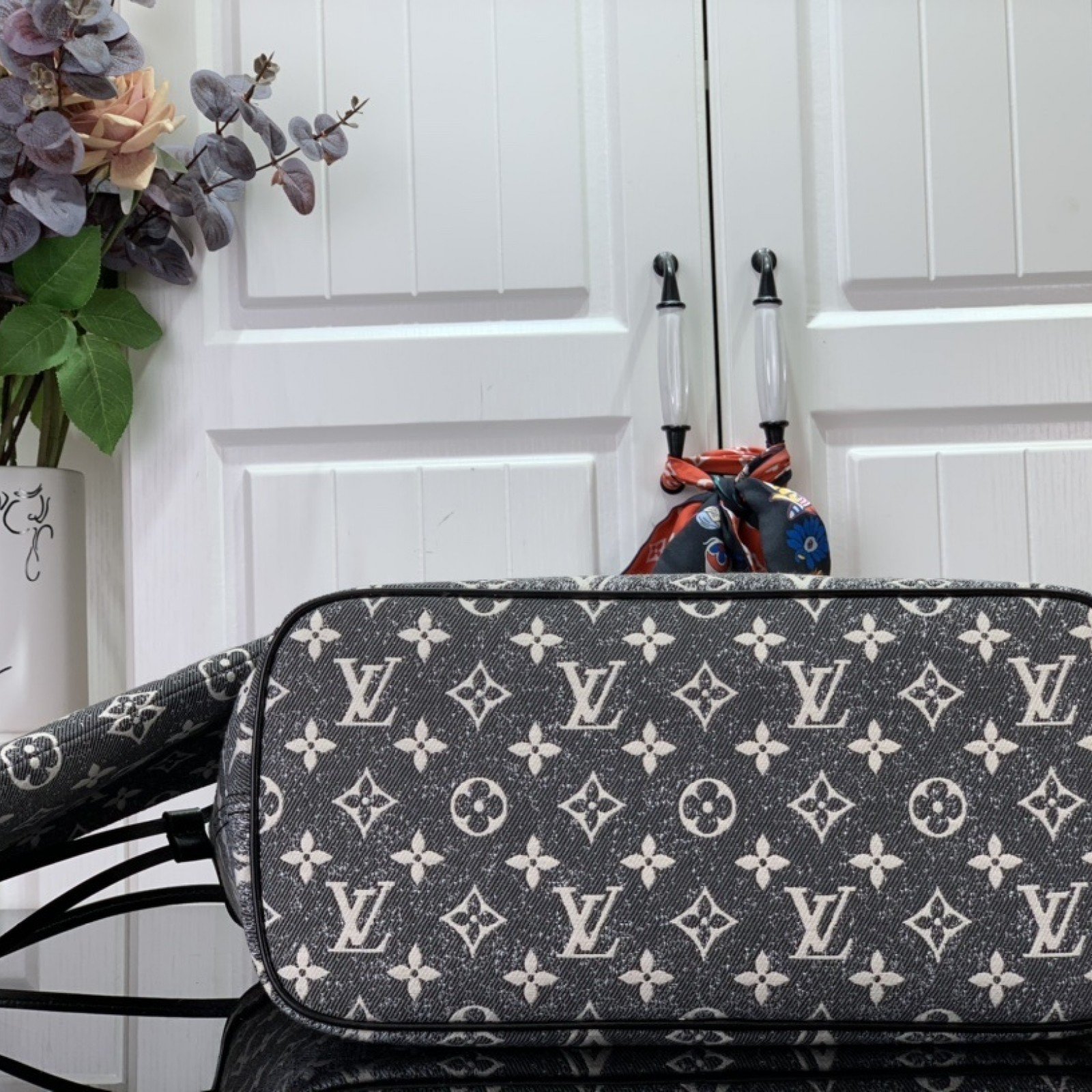LV Handbag m21465