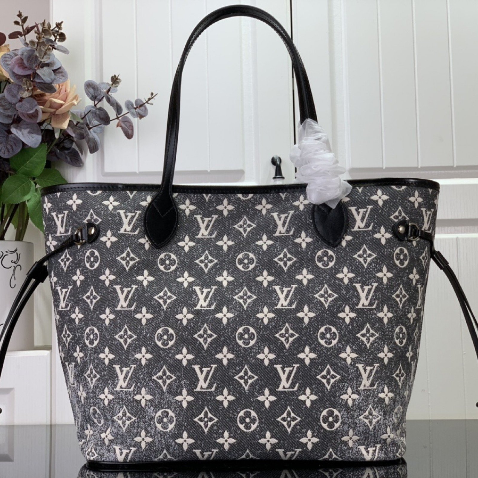 LV Handbag m21465