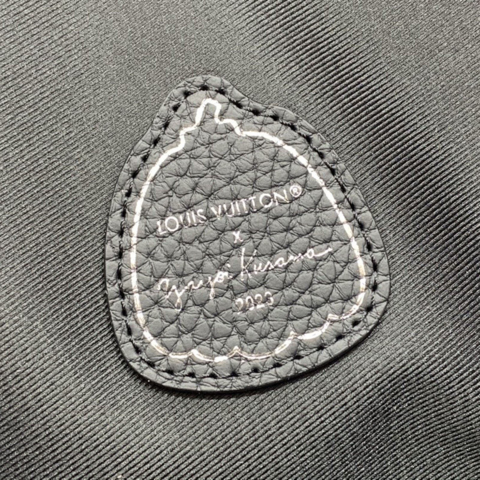 LV Handbag m21676