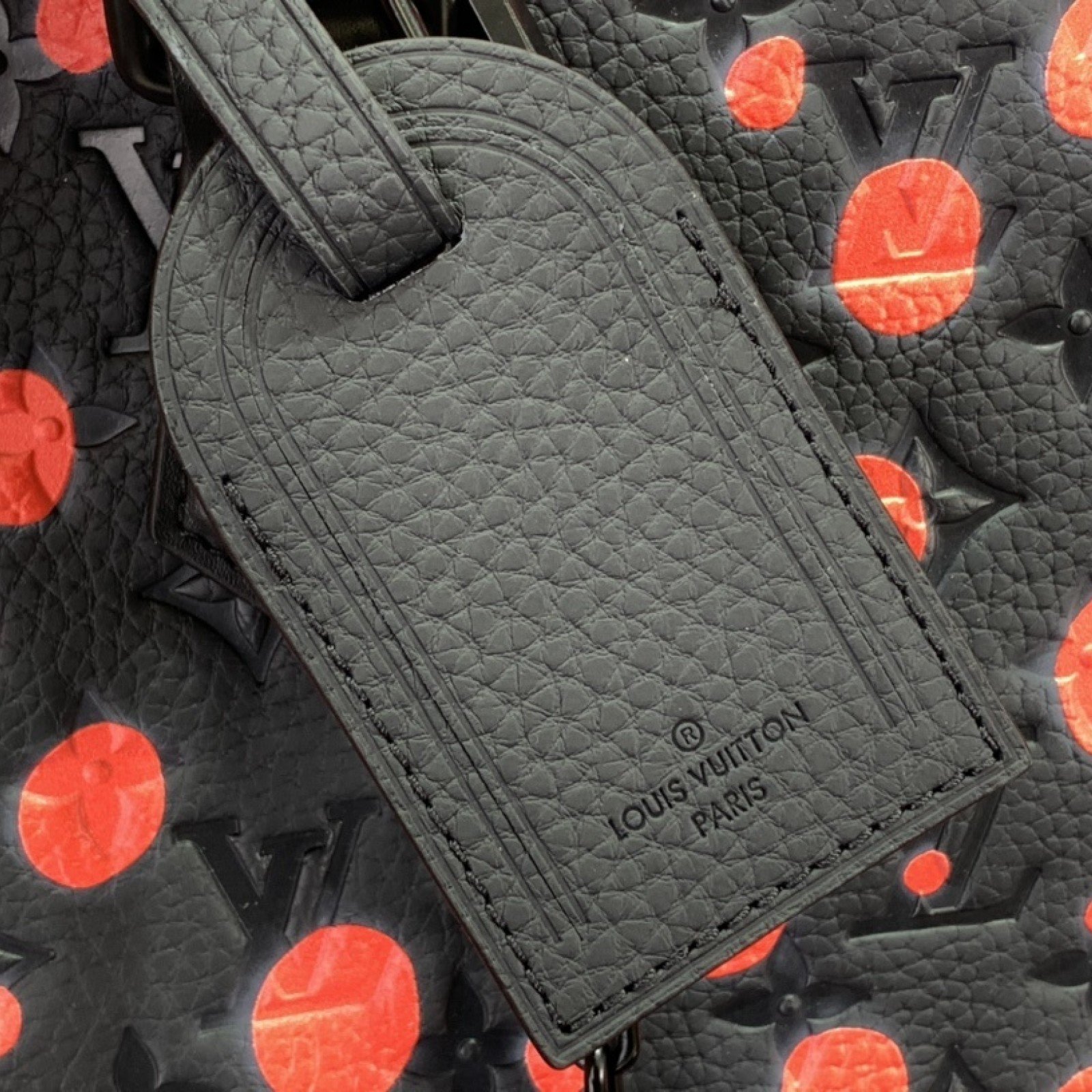 LV Handbag m21676