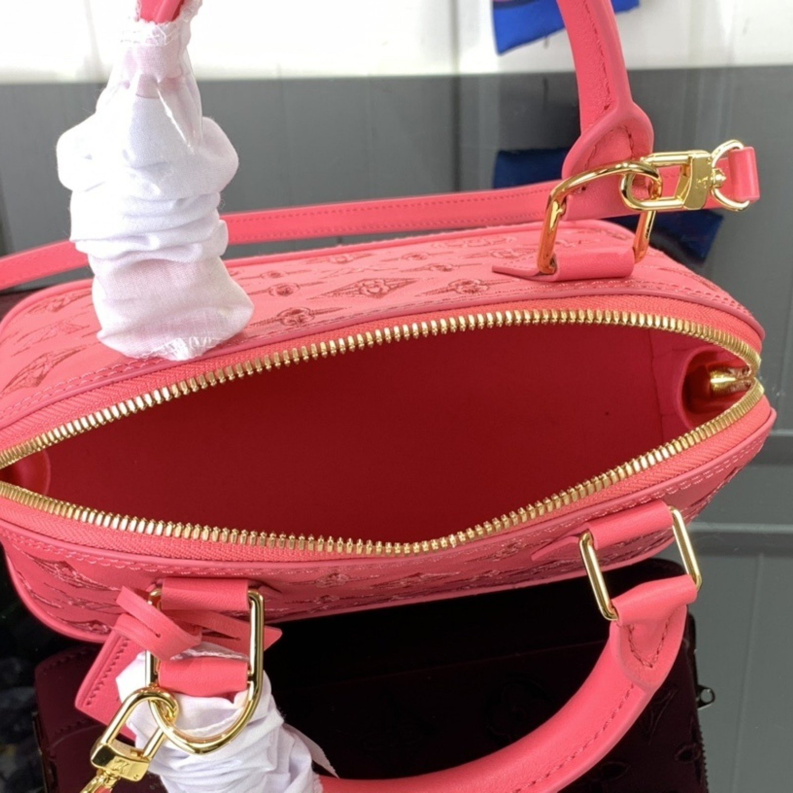 LV Handbag m22878