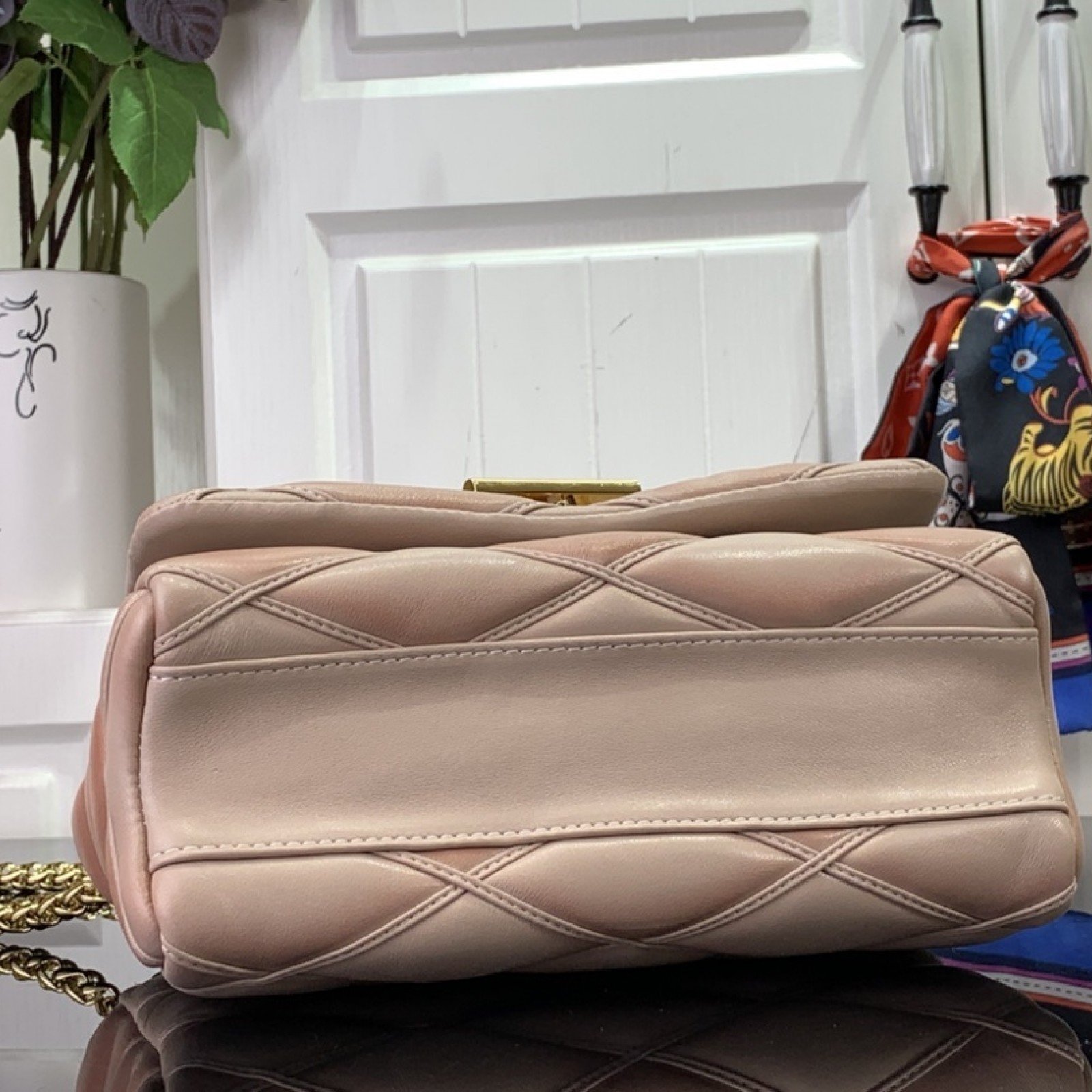 LV Handbag m22891