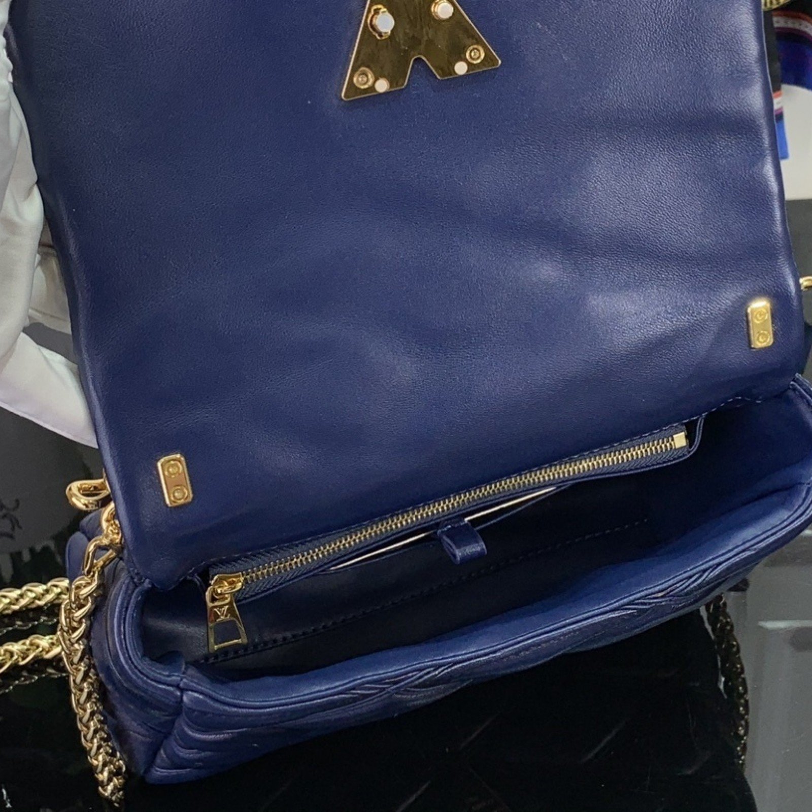 LV Handbag m22891