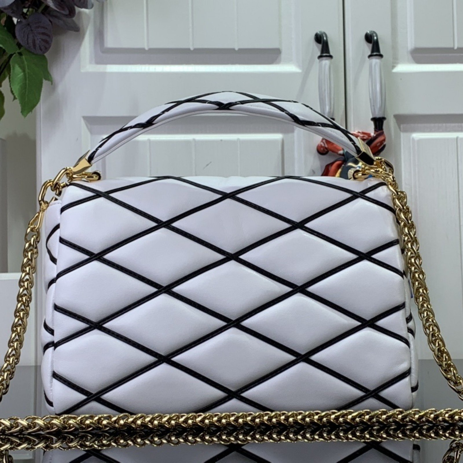 LV Handbag m22891