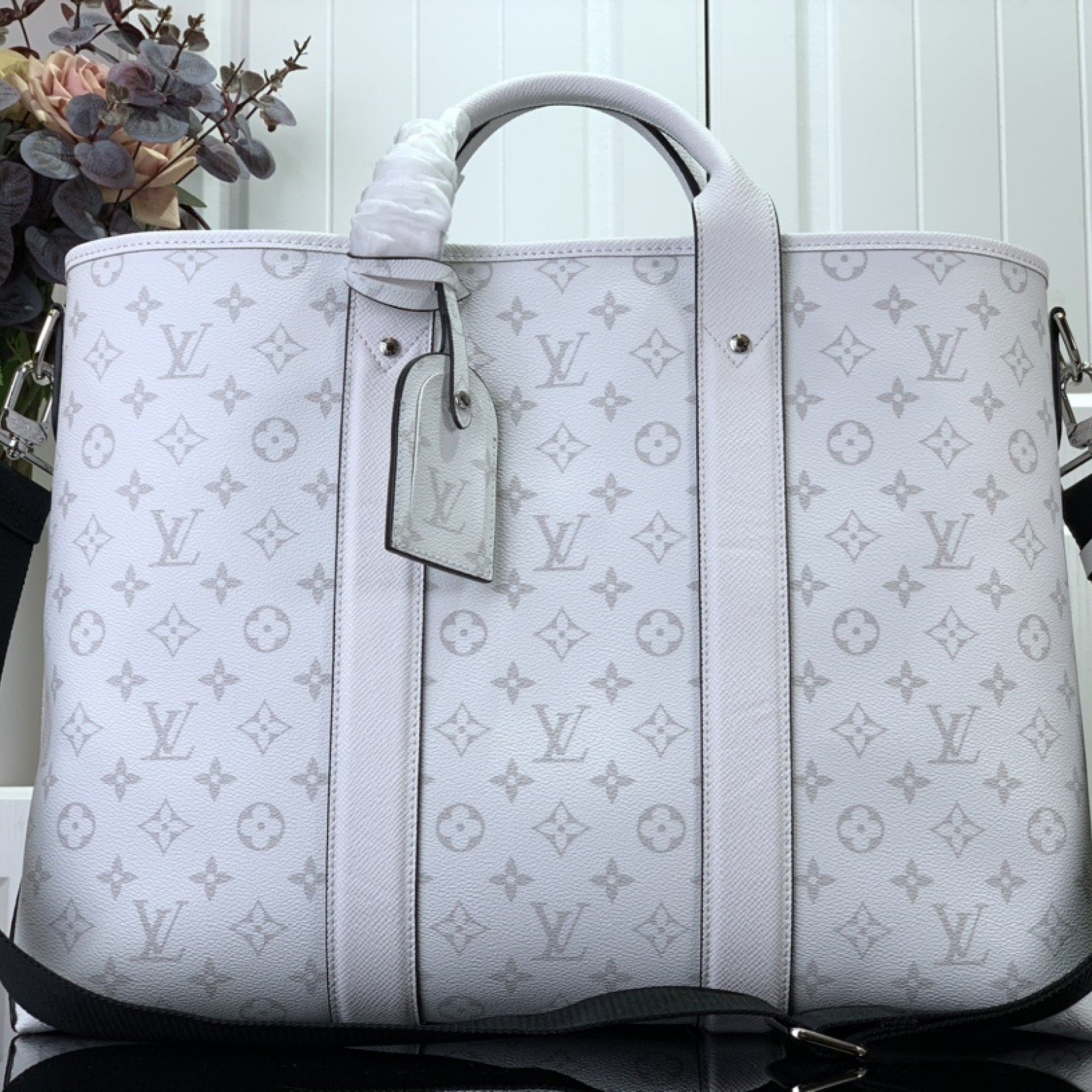 LV Handbag m30919