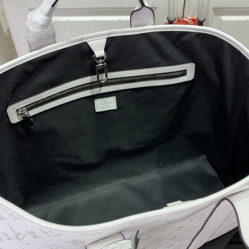 LV Handbag m30919
