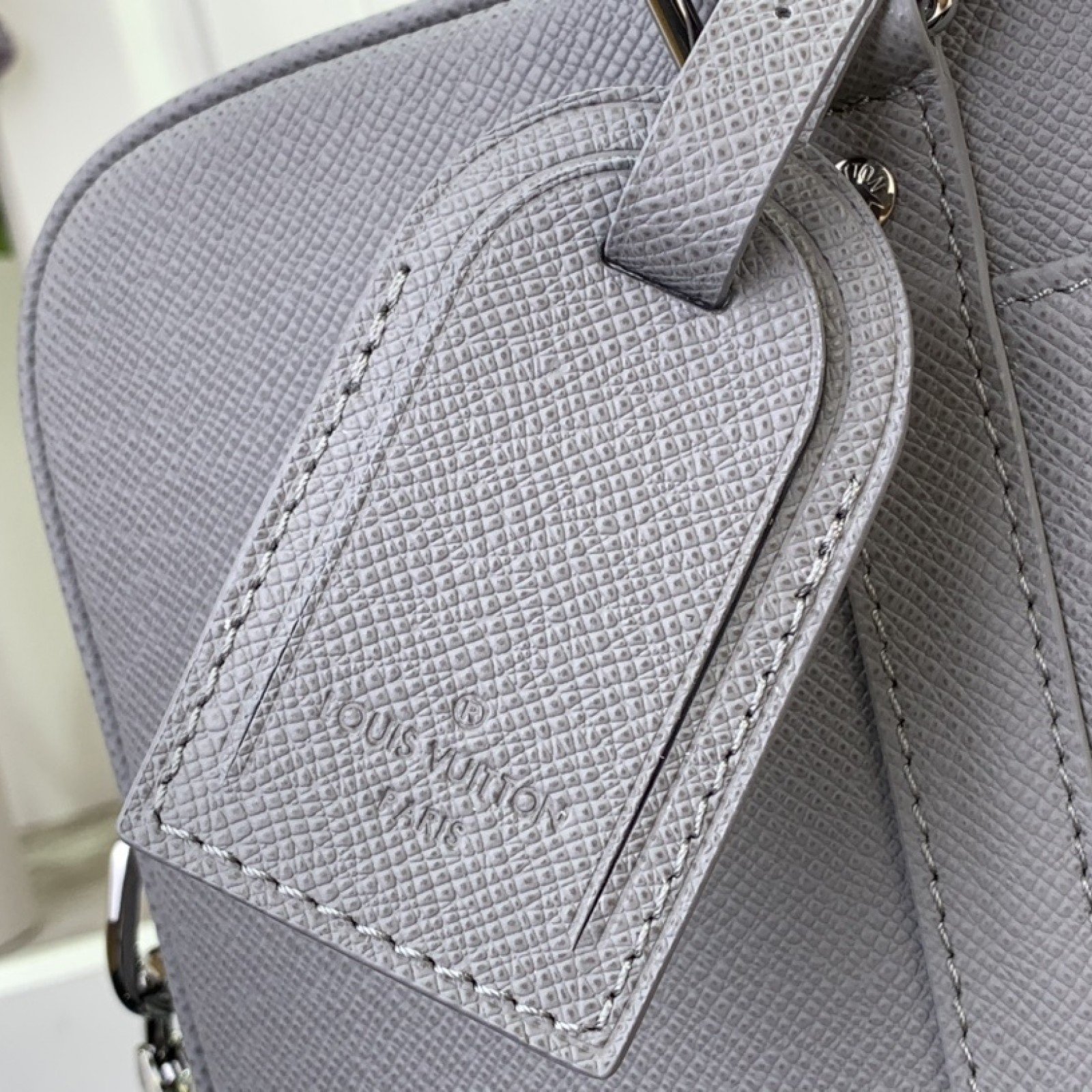 LV Handbag m30925