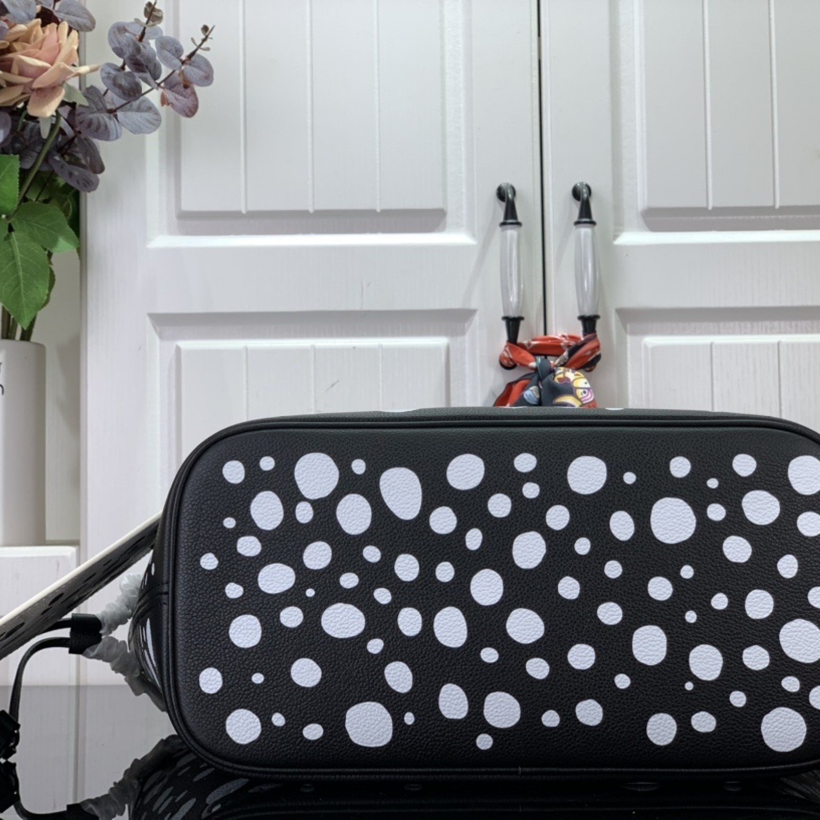 LV Handbag m46390