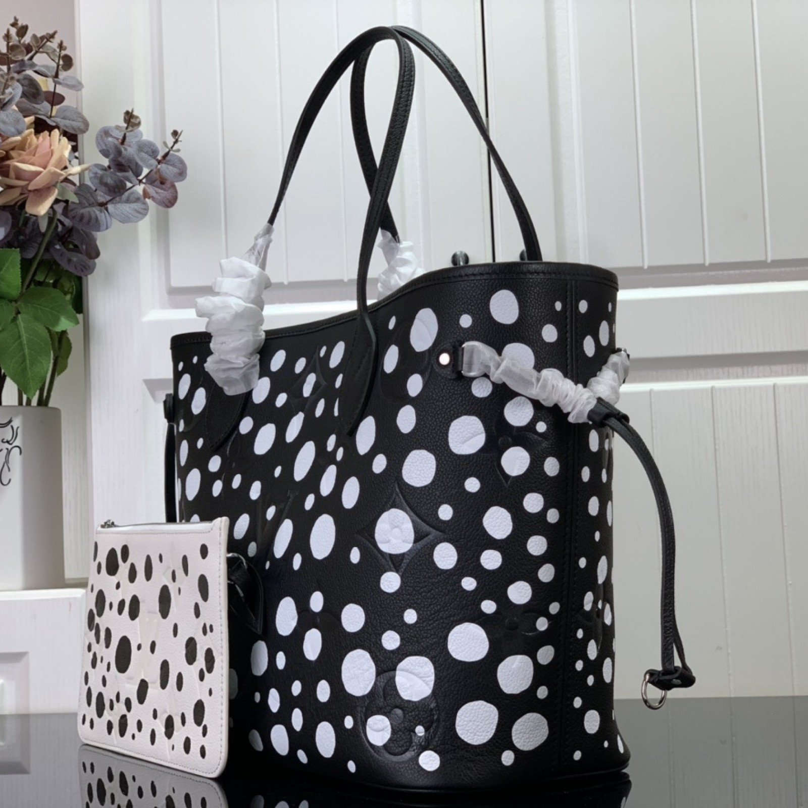 LV Handbag m46390