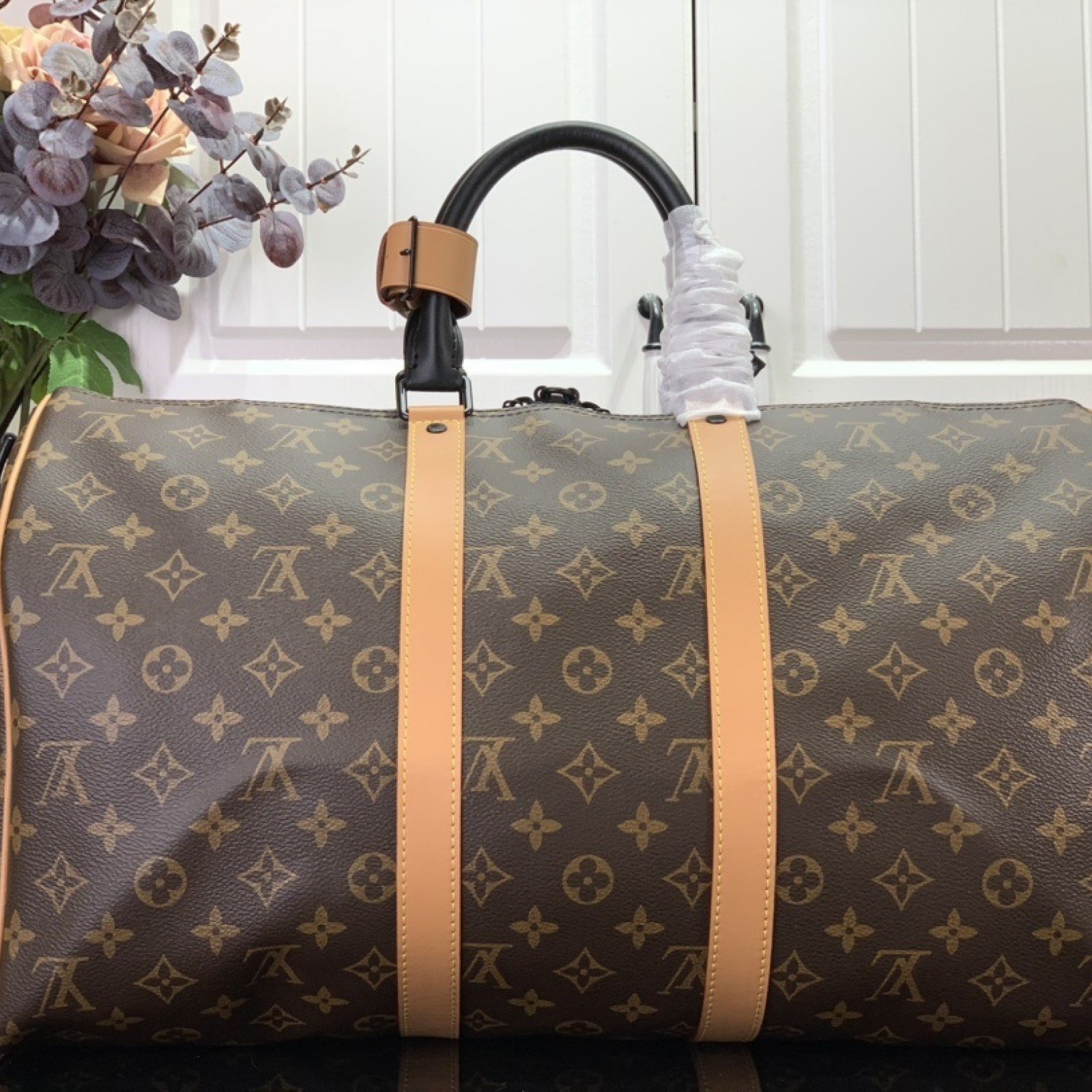 LV Handbag m46703