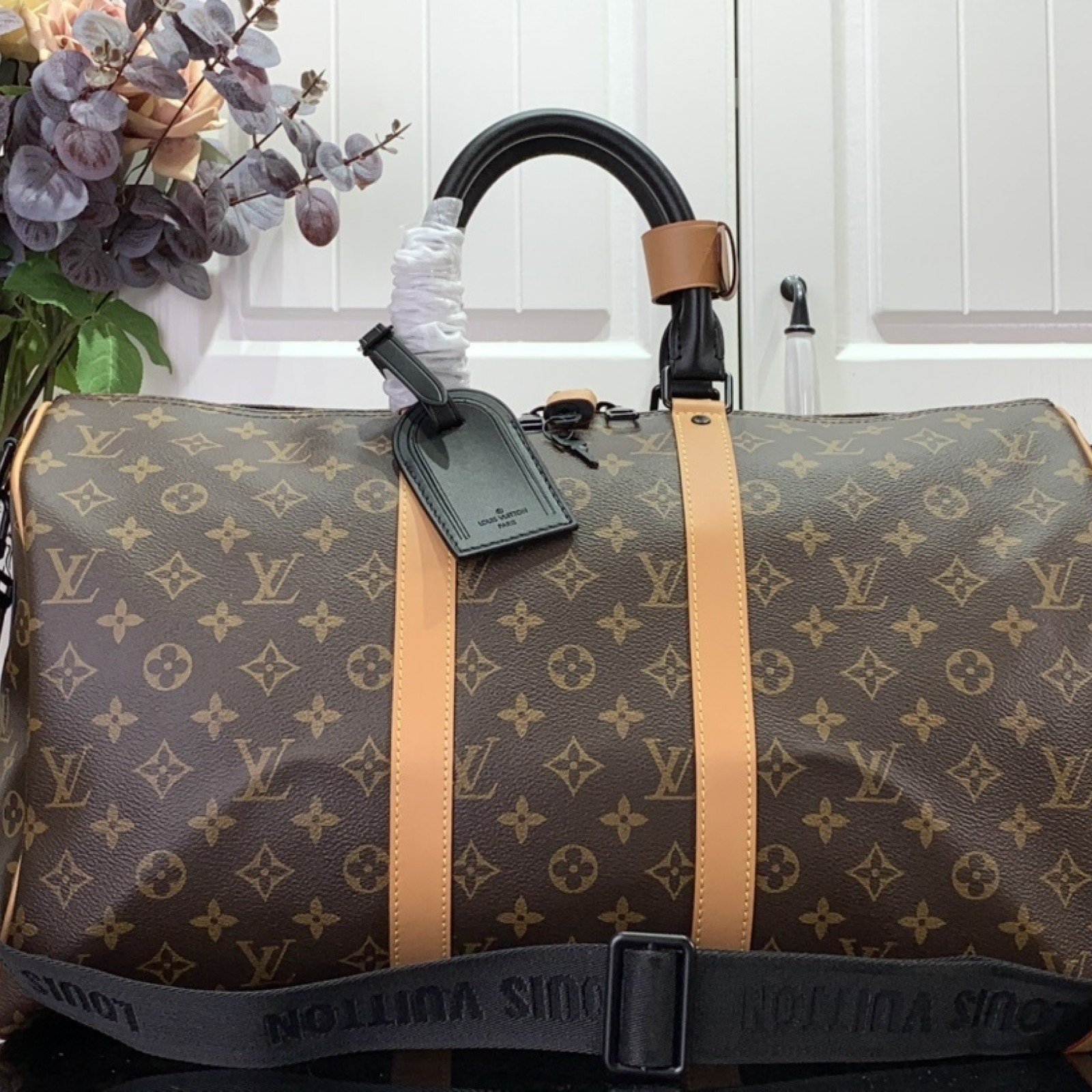 LV Handbag m46703