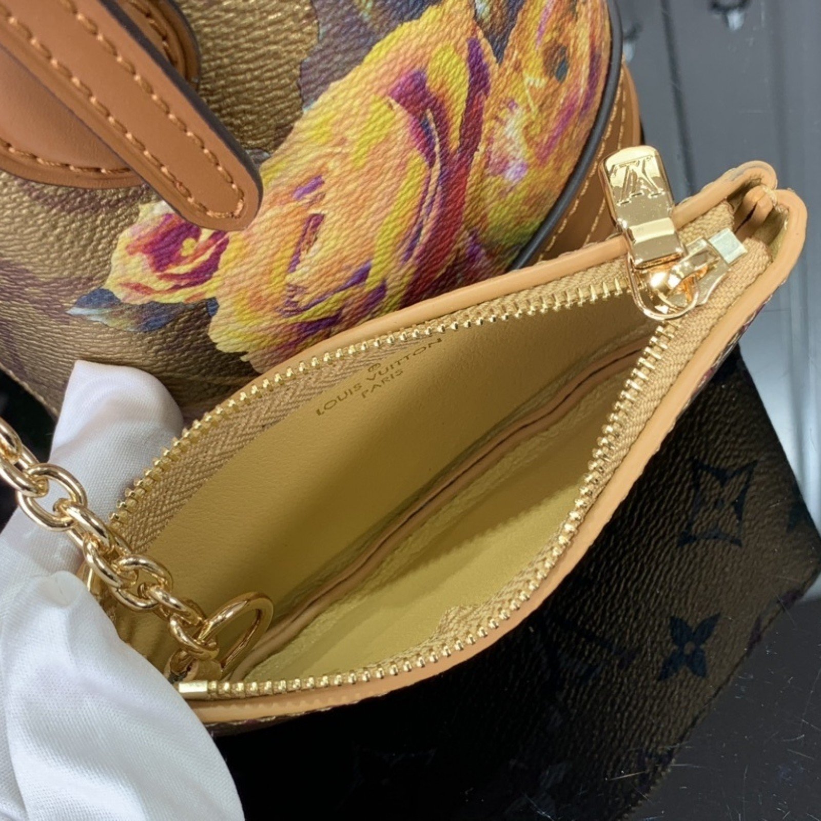 LV Handbag m81724C
