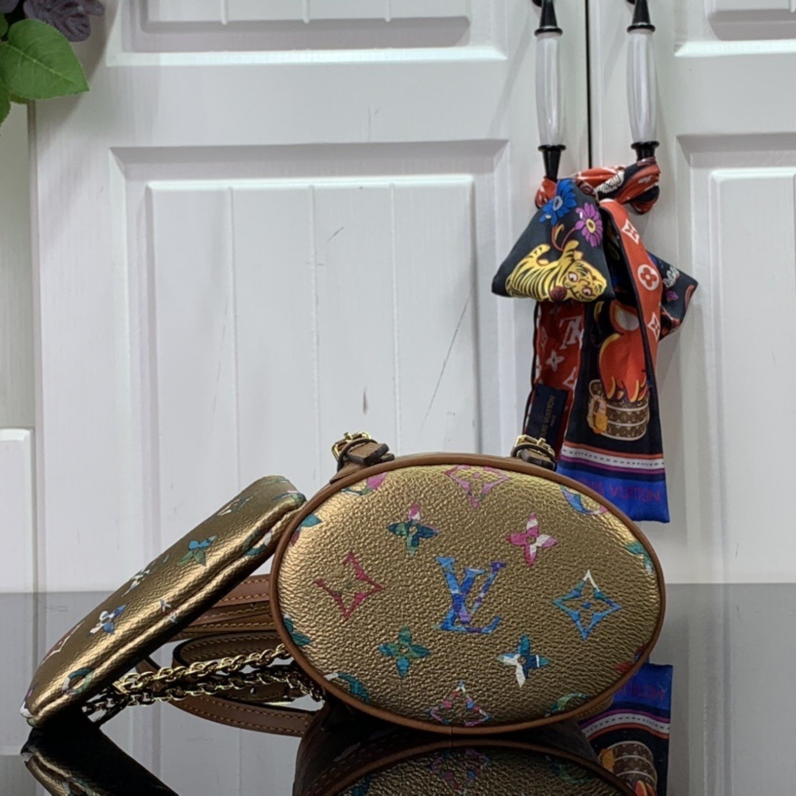 LV Handbag m81724C