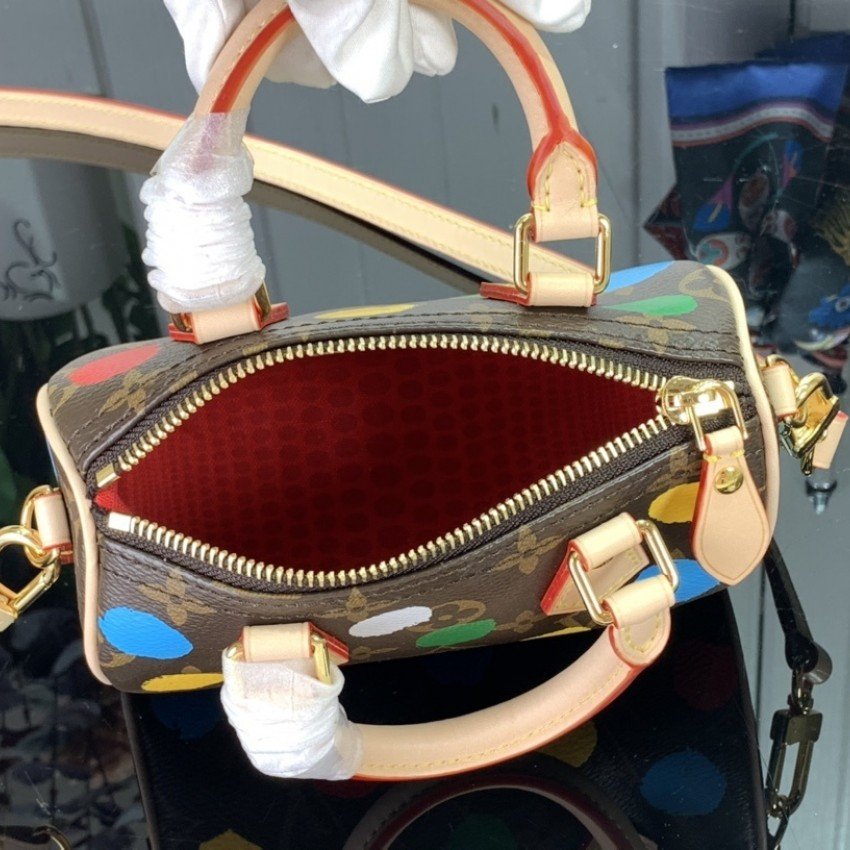 LV Handbag m81979