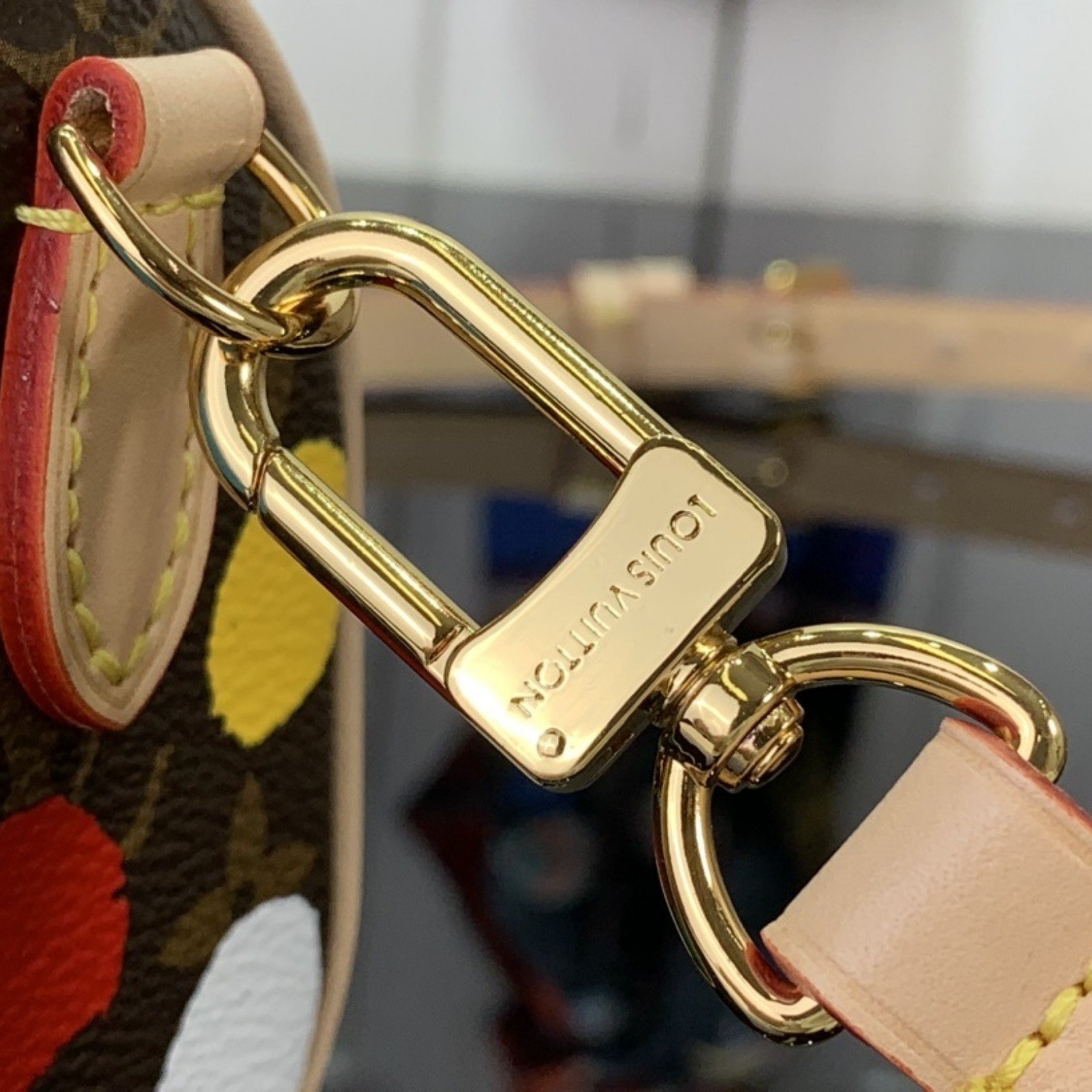 LV Handbag m81979