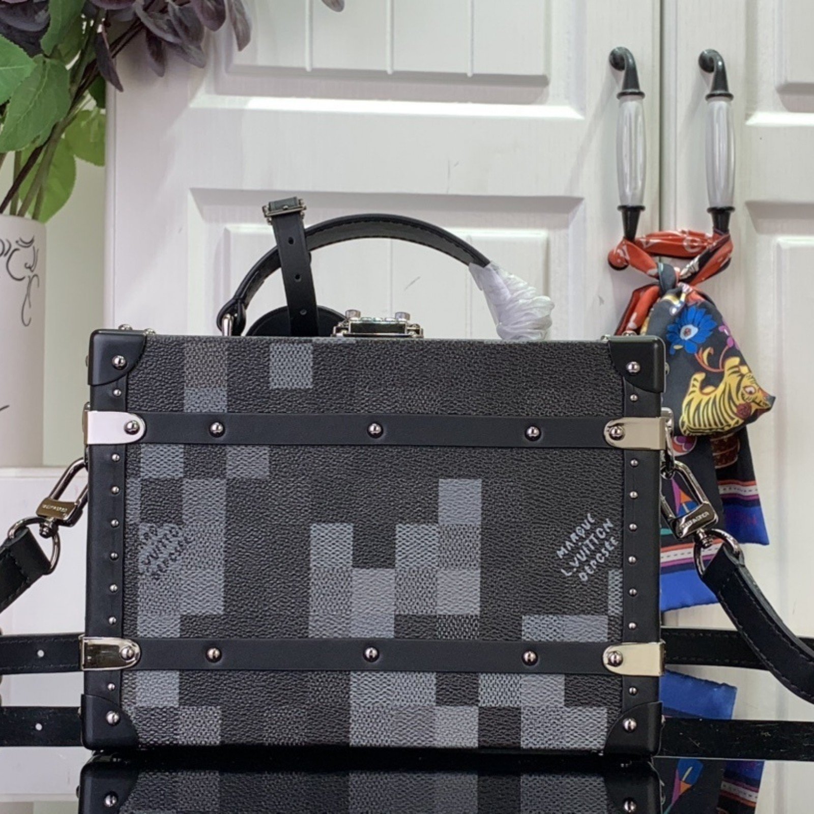 LV Handle Trunk N00059