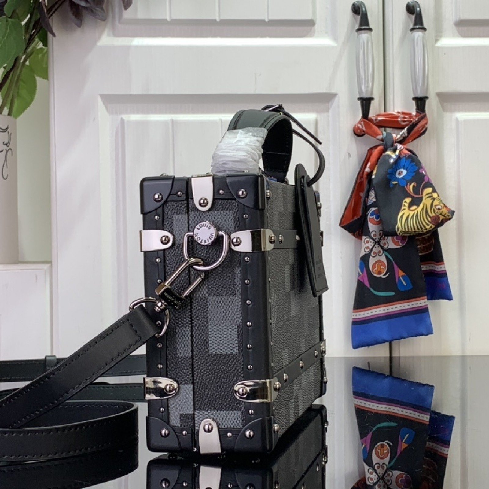 LV Handle Trunk N00059