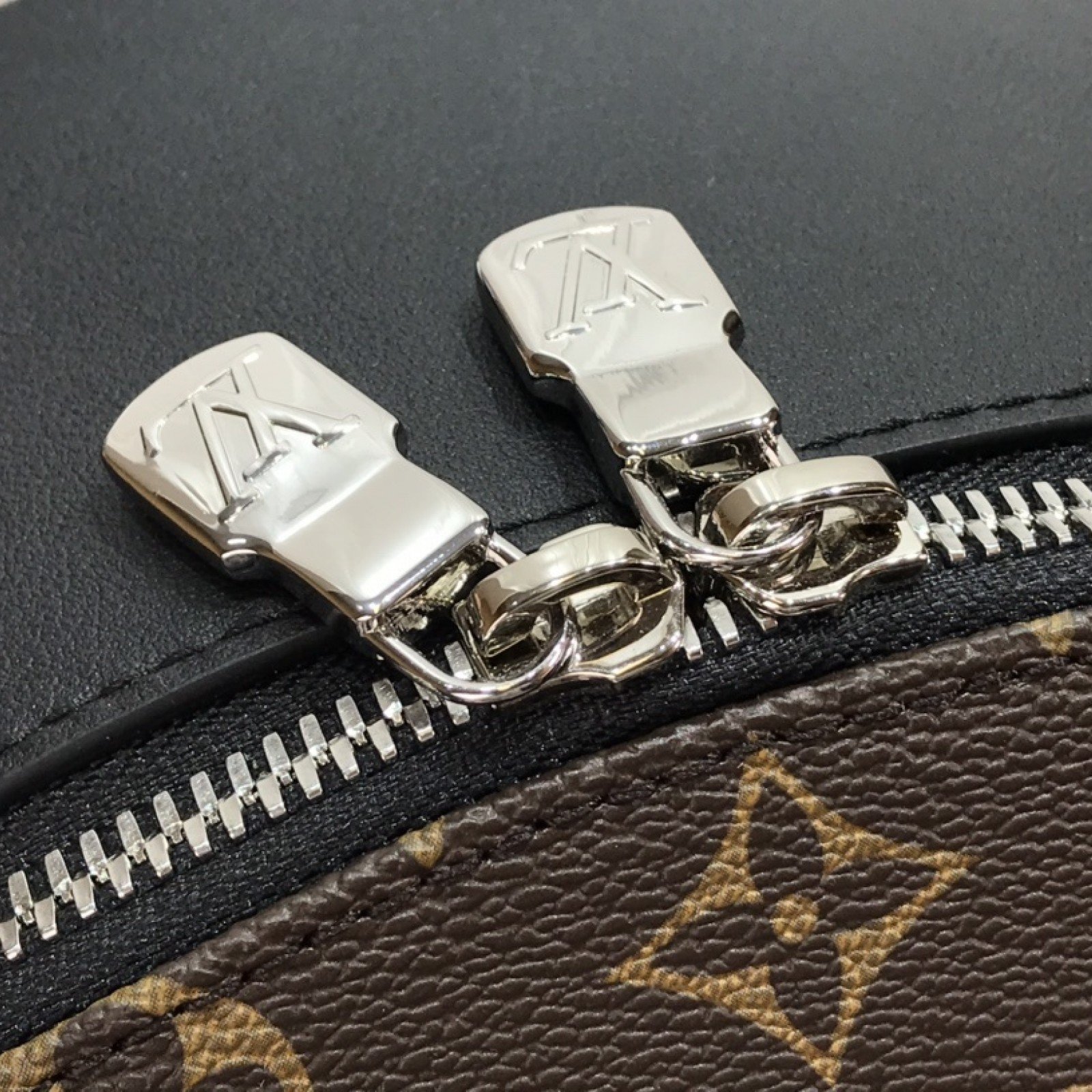 LV JOSH BACKPACK M45349