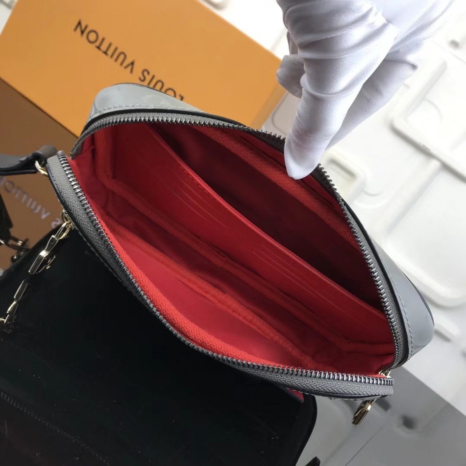 LV KASAI Clutch M40816