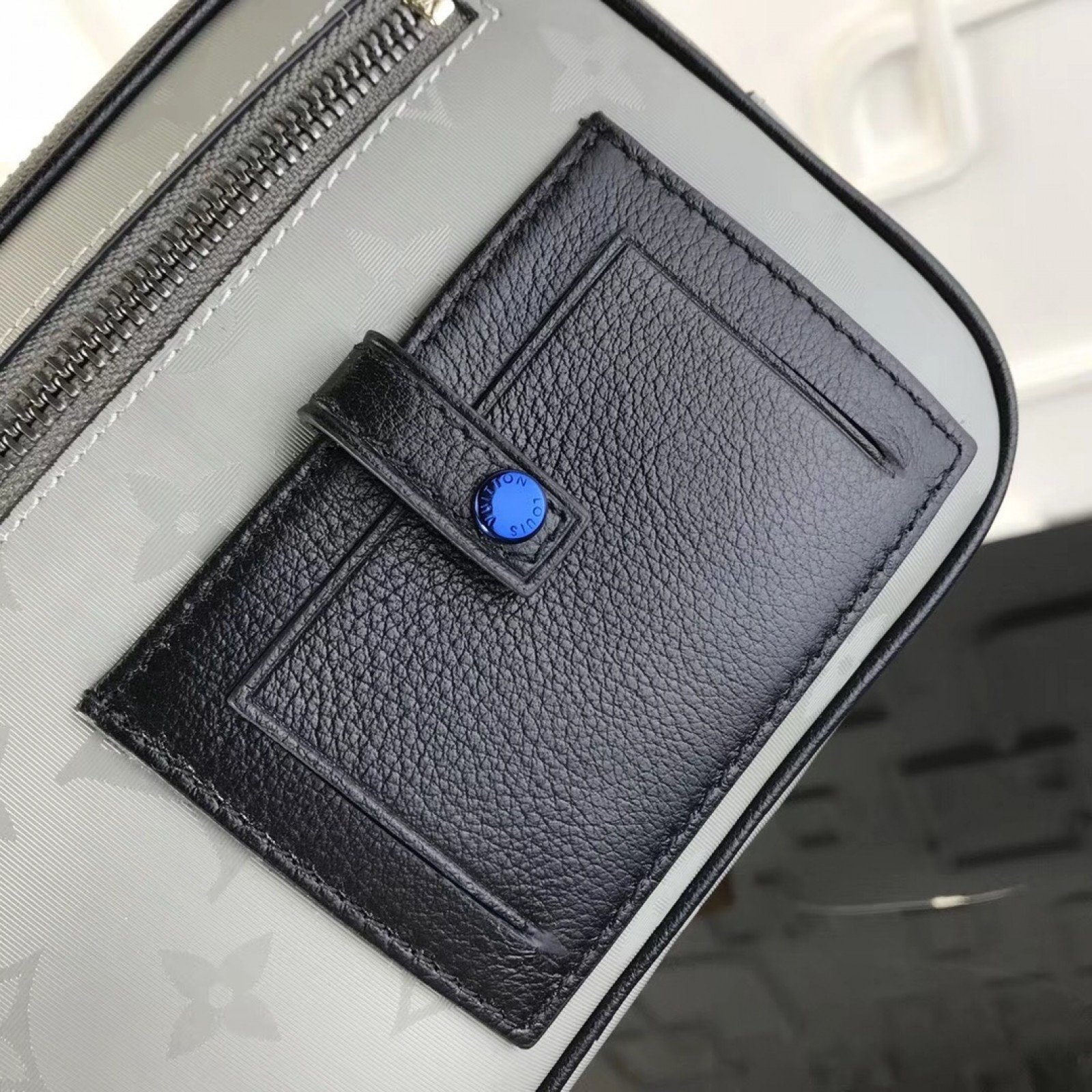 LV KASAI Clutch M40816