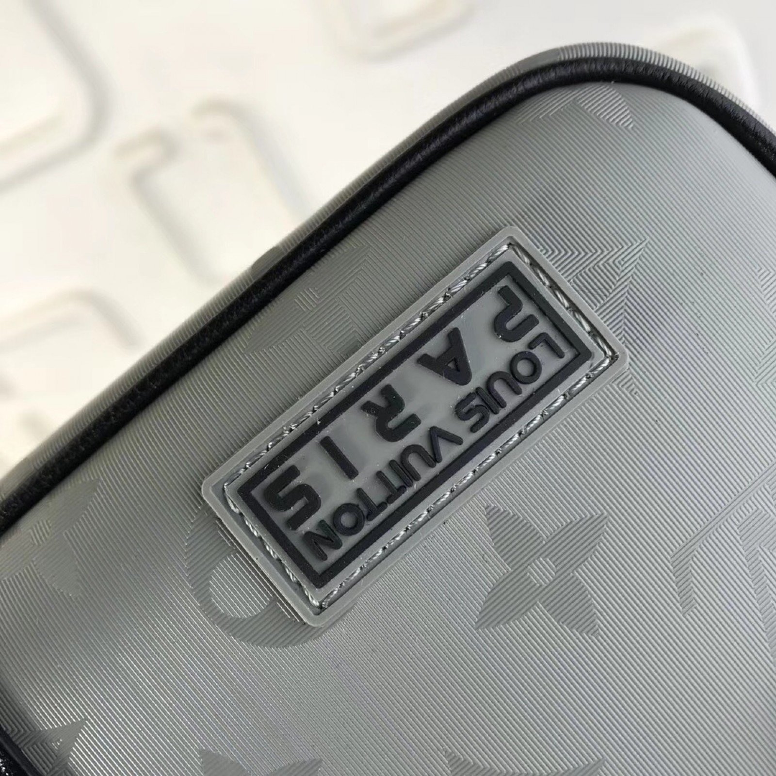 LV KASAI Clutch M40816