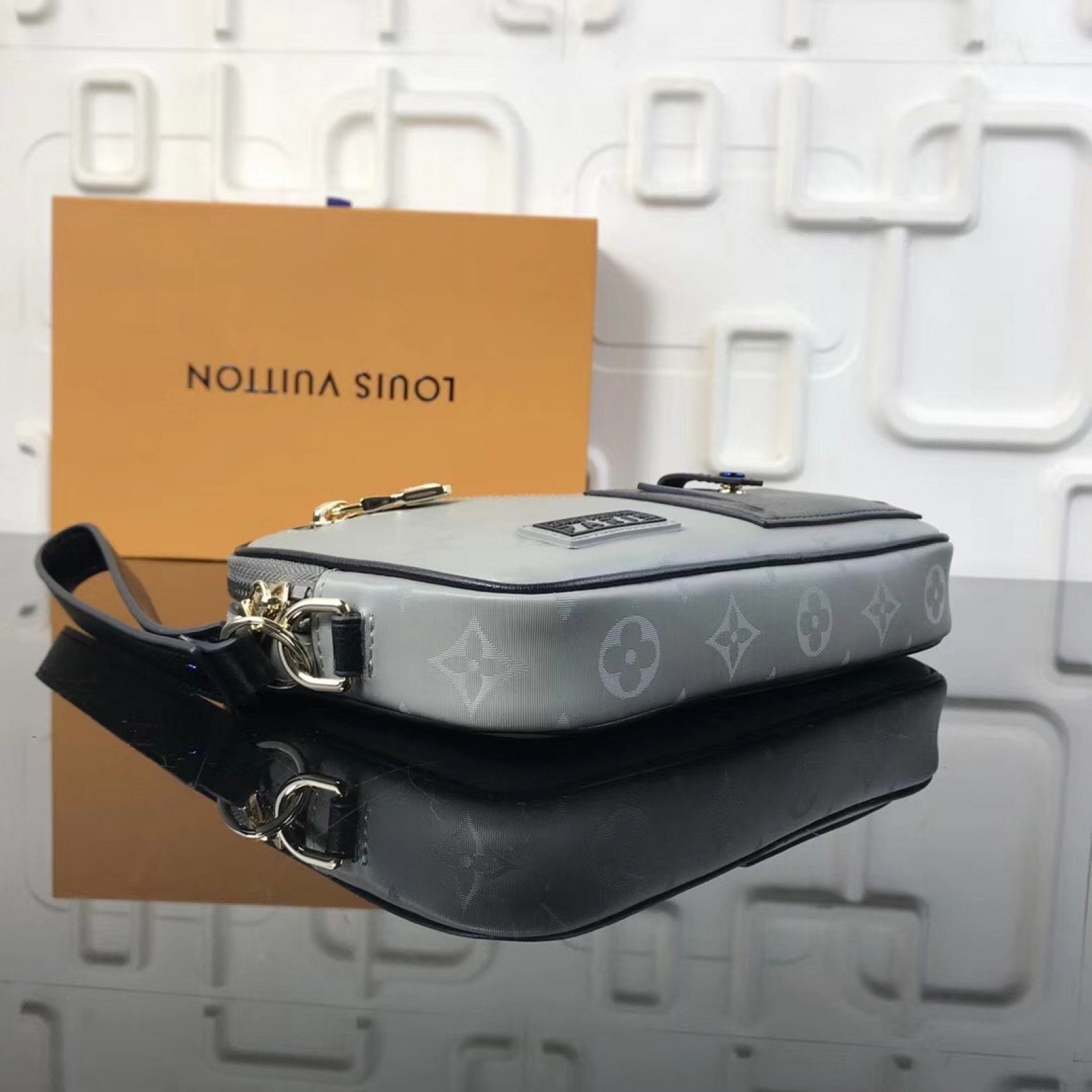 LV KASAI Clutch M40816