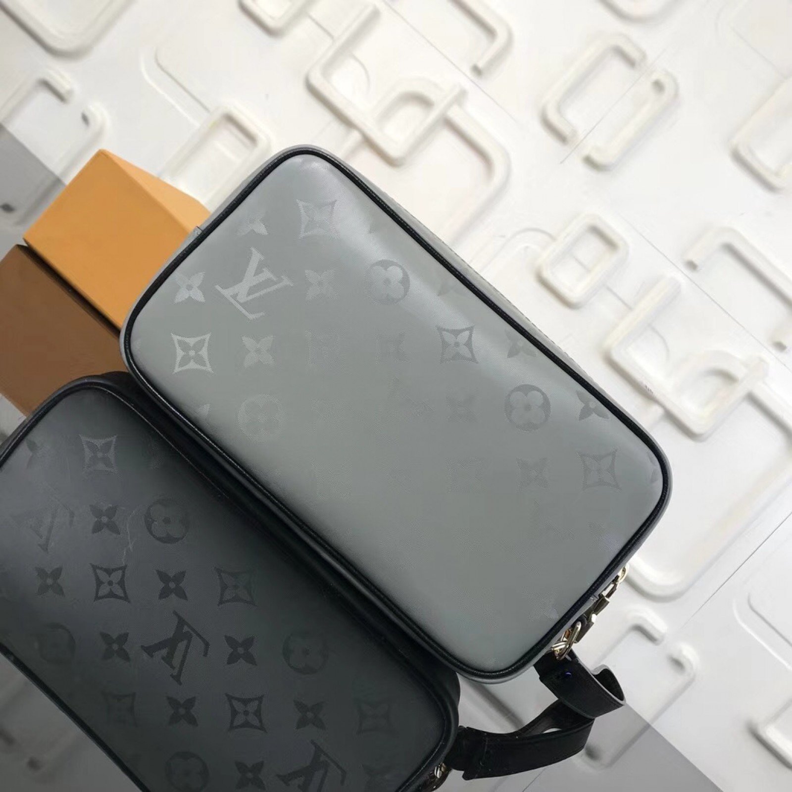 LV KASAI Clutch M40816