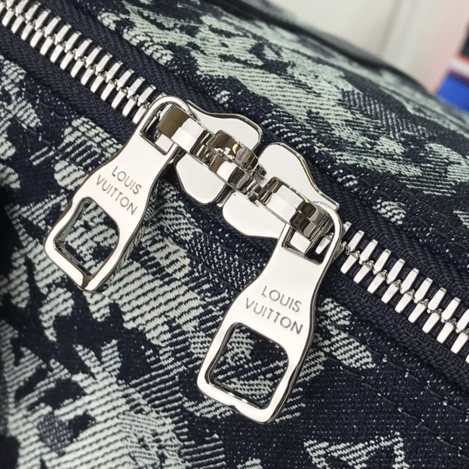 LV KEEPALL BANDOULIERE 50 M57285