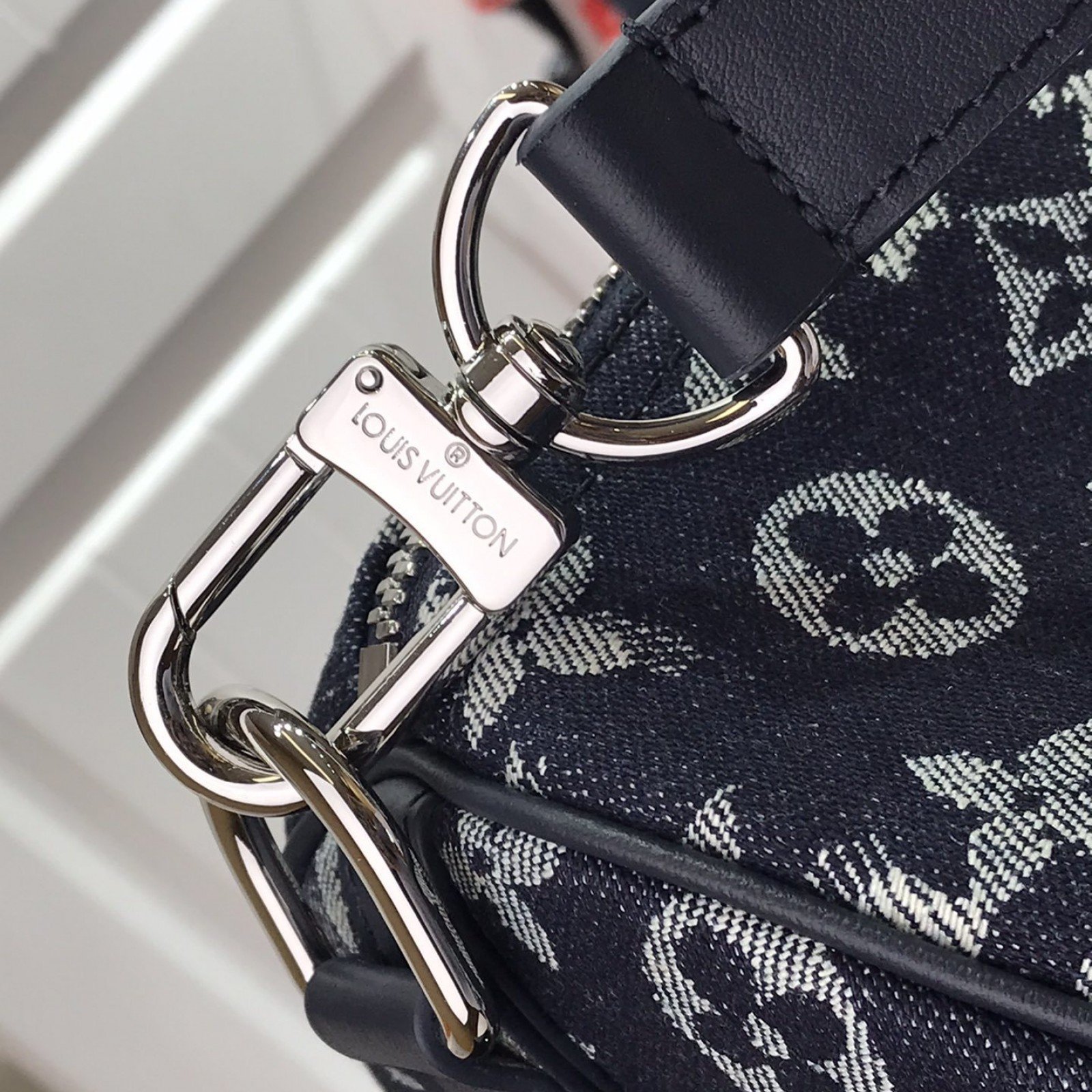 LV KEEPALL BANDOULIERE 50 M57285