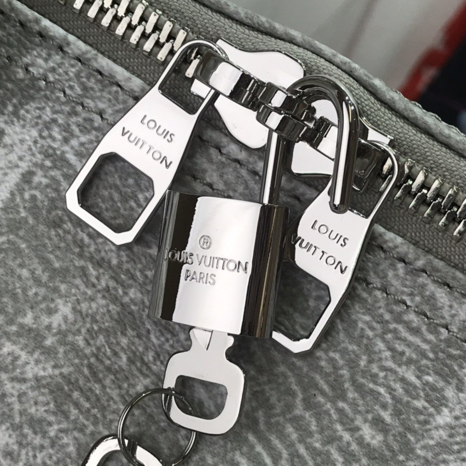 LV KEEPALL BANDOULIERE 50 N50069