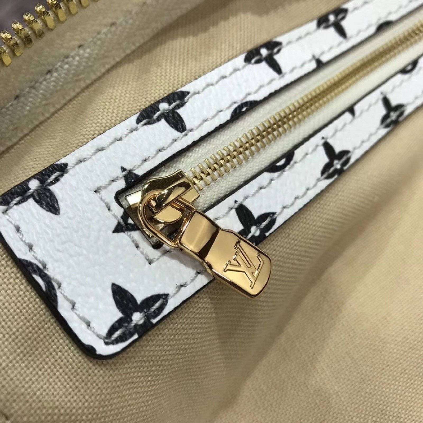 LV KEEPALL BANDOULIÈRE 50 M44590