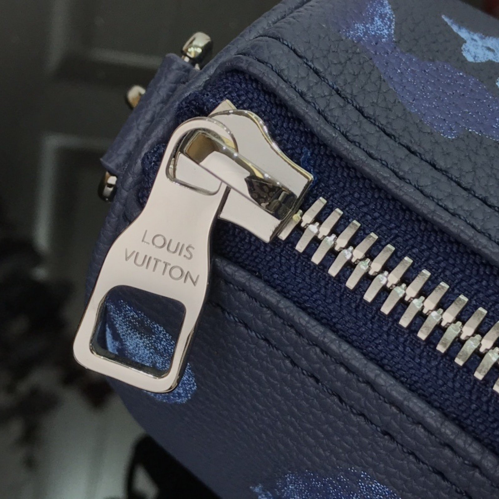 LV KEEPALL XS M57844