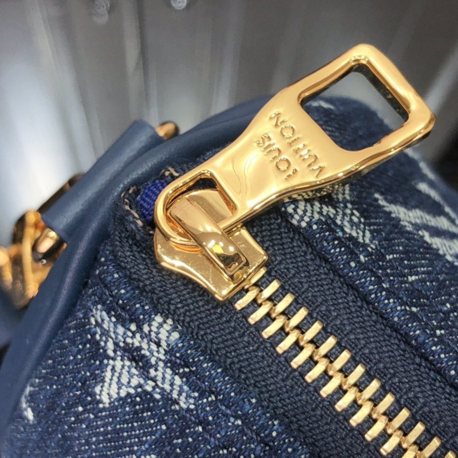 LV KEEPALL XS M81011