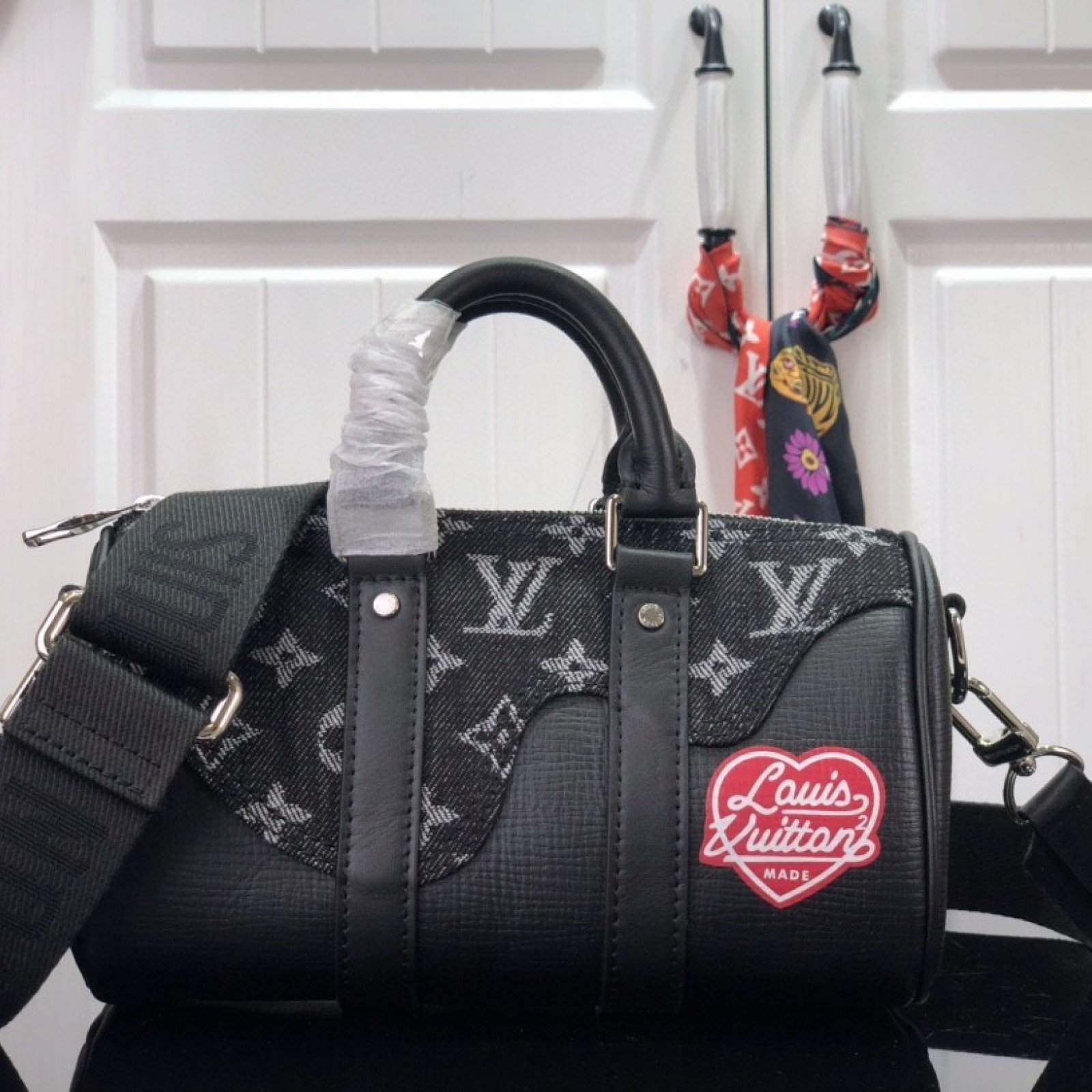 LV KEEPALL XS M81011