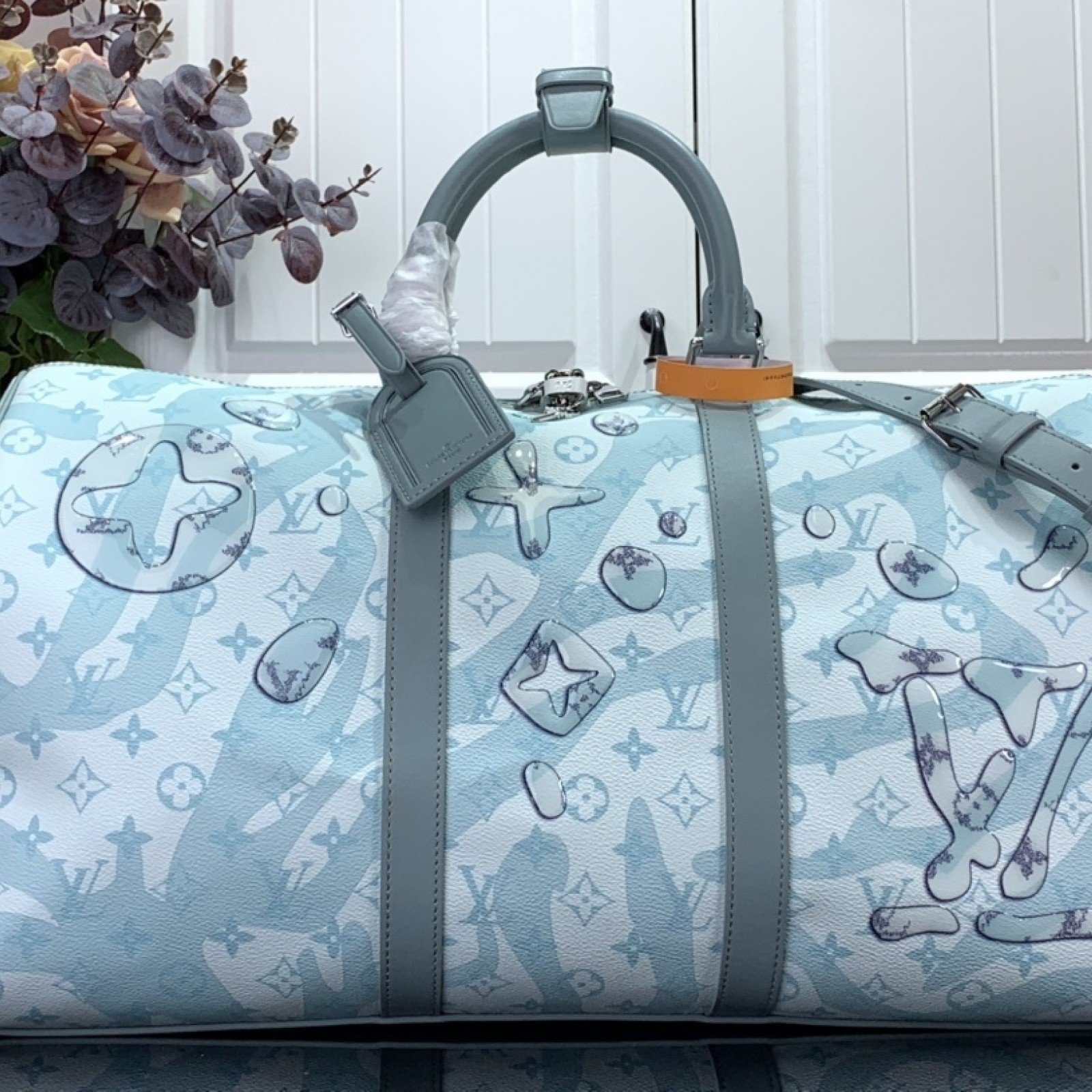 LV Keepall M22570