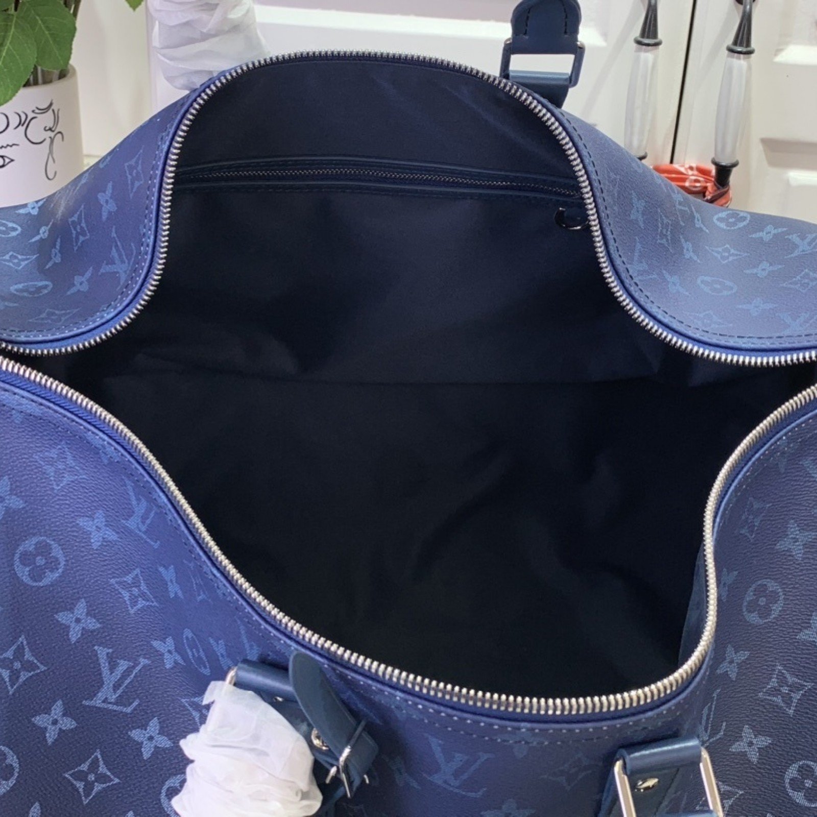 LV Keepall m11558