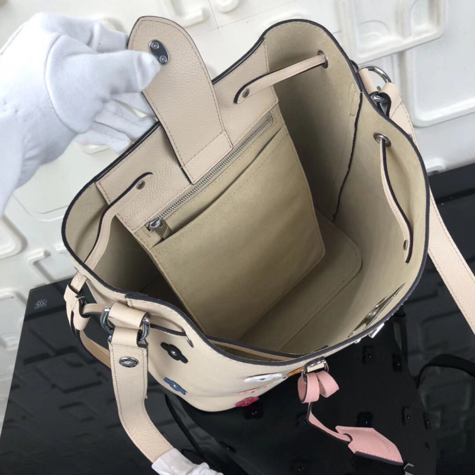 LV LOCKME BUCHET Bag M53081
