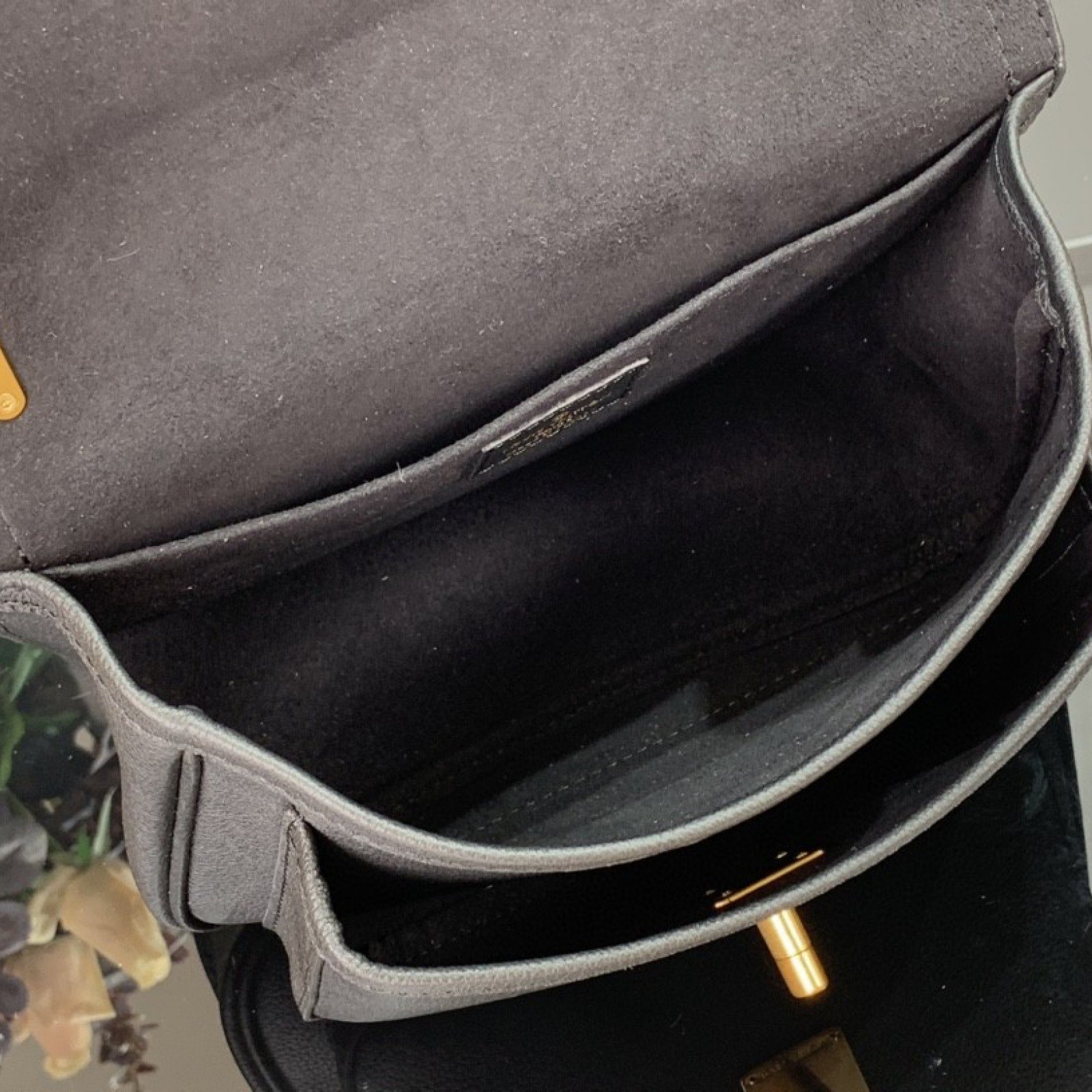 LV LOCKME CHAIN PM M57073