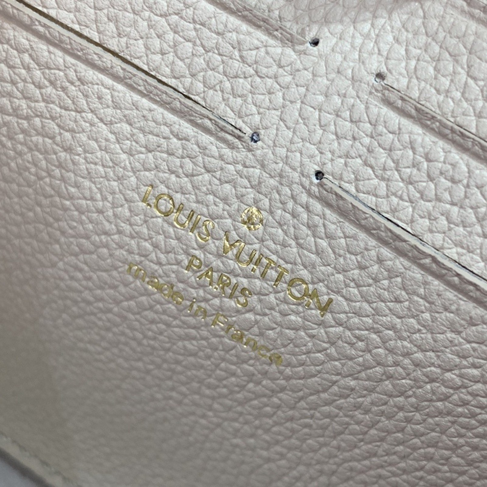 LV LOCKME CLUTCH M56087