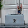 LV LOCKME CLUTCH M56087