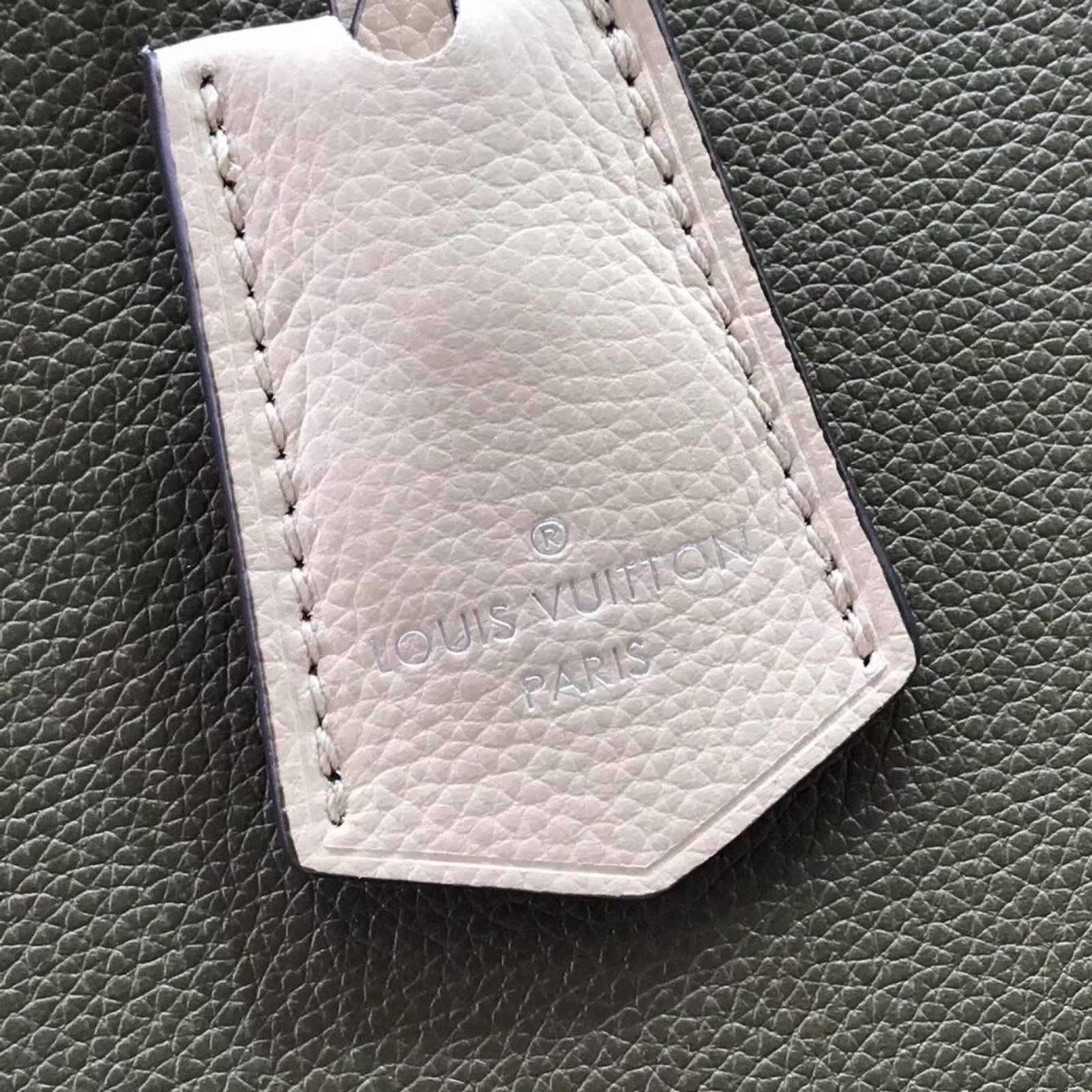 LV LOCKME DAY M53645JL
