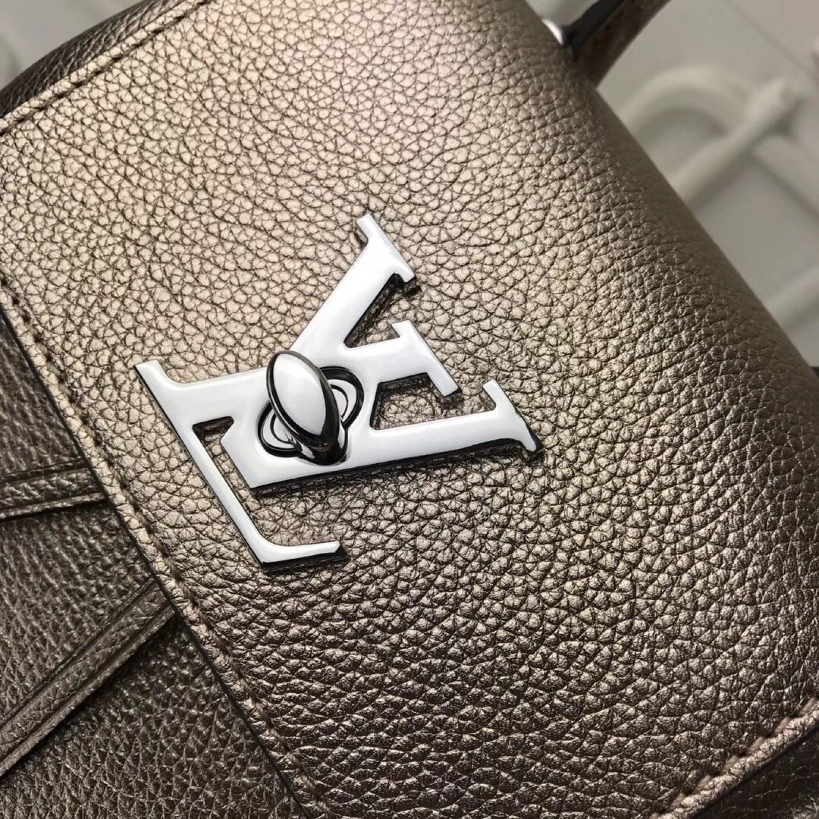 LV LOCKME MINI Backpack M54575