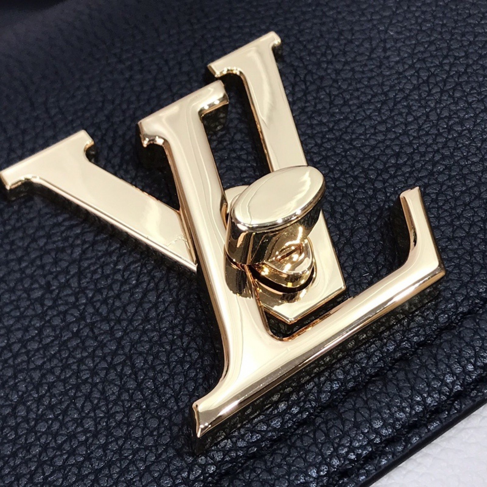 LV LOCKME TENDER M58557