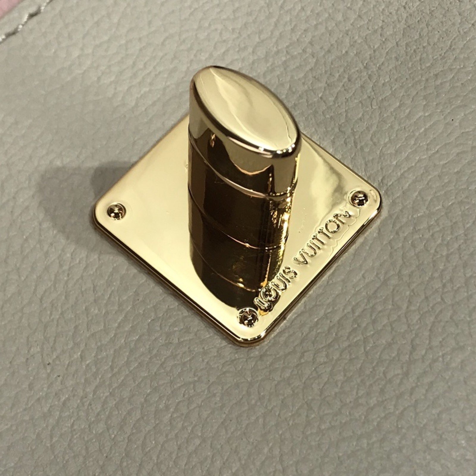 LV LOCKME TENDER M58557